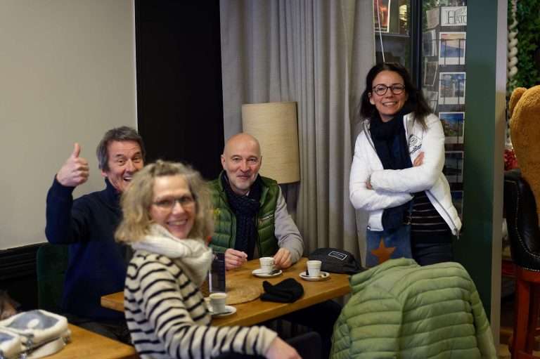 Café d'accueil au Bar Breton de Brec'h le matin