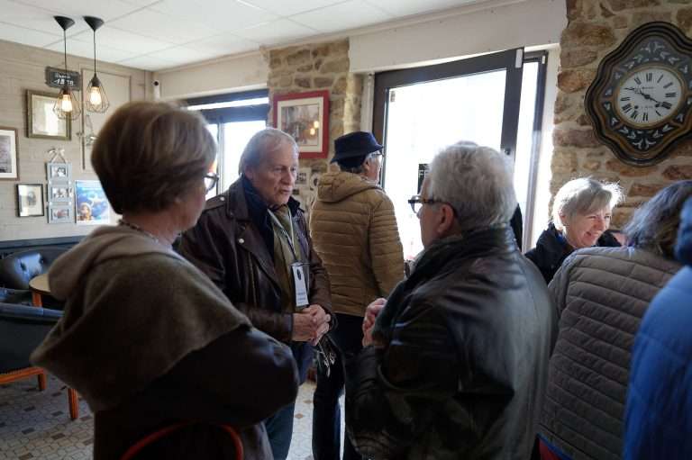 Café d'accueil au Bar Breton de Brec'h le matin