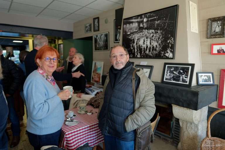 Café d'accueil au Bar Breton de Brec'h le matin